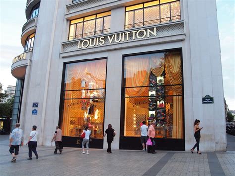 sede louis vuitton paris|buying louis vuitton in paris.